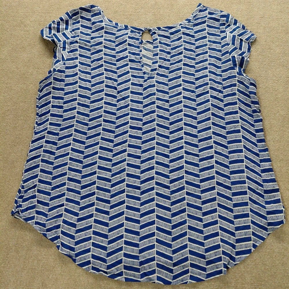 Stylus Blue White Geomtric Short Sleeve Blouse Keyhole Women's XL Coastal Beach - Picture 7 of 10
